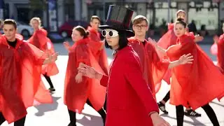 KARLÍK A TOVÁRNA NA ČOKOLÁDU - maturitní video