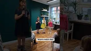Witajcie w naszej bajce :) - Maja, Wiktoria i Anastazja podczas występu dla rodzic&oacute;w