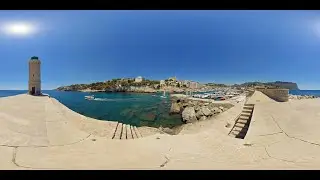 360&deg; STOCK VIDEO 4K | Boats And Yachts At Mediteranen Marina And Lighthouse | Atmosphaeres