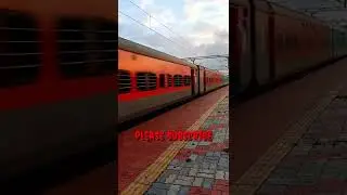 WAP7 Ernakulam Sf Express ERS -HWH 🥸🥸🥸🥸🥸 #shorts #viral #trains #whatsappstatus pls subscribe 🙏