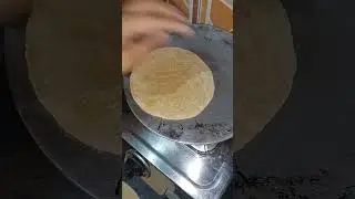 Fulka Roti #shorts #recipe #roti #tawa #quickrecipe #simplerecipe #indianfood #food