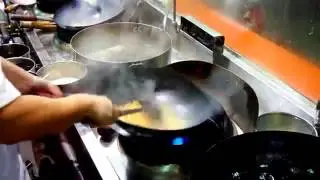 How to Cook Fried Noodles in Chinese Wok Properly