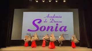 Sevillanas con mantón