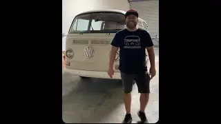 1969 VW Bus ( Tintop Westfalia )
