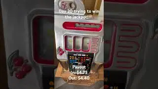 Day 20 trying to win the jackpot! 🎰 #shorts #gaming #casino #lasvegas #gambling #vintage