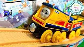 Build a Thomas and Friends Train Track with Kids Toys Play