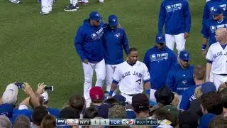 NYY@TOR: Benoit injured after benches clear
