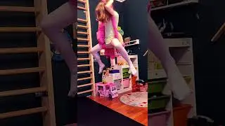 Laura na szarfie #1 - p&oacute;łspadka