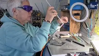 Près de Cherbourg, les magnifiques bijoux en verre filé de Françoise Boscage