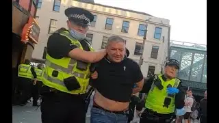 What a Pizza Nonsense - Man gets arrested and removed from Pizza Hut at Four Corners in Glasgow