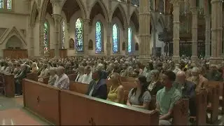 Nearly 300 couples renew vows for 50th wedding anniversaries | Get Uplifted