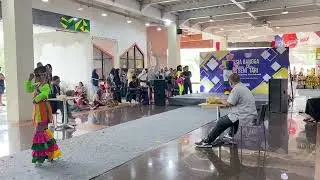 FASHION SHOW DI CITY WALK TEMA FULL COLOUR