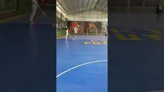 membersihkan lapangan futsal. #shorts