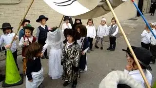 Yitzchak & Rivka Married in Munkatch Cheder