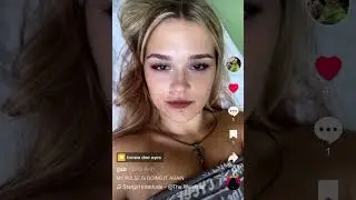 Beautiful girl visible neck pulse.