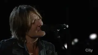 Keith Urban - Somewhere In My Car (CMA Awards 2014)