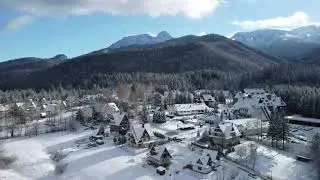 Nieruchomość gruntowa zabudowana dwoma budynkami. Kościelisko, Gronik.