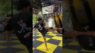 ONE Championship fighter Aliff Rakib 🇲🇾 Muay Thai training at Sor Dechapan Gym 💪🔥