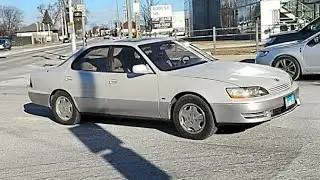 Spotted a 1992 Lexus ES 300 Sedan in Oak Lawn, Illinois.
