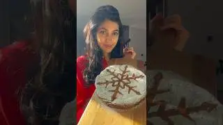 Snowflake cake decorating HACK ❄️
