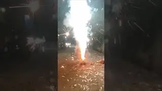 🎇 Red Fountain ⛲. Night cracker 💥