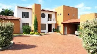 Majestuosa casa campestre en Altos de Quimbaya Condominio Campestre. Cerritos. Pereira - Colombia.