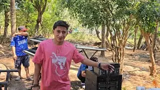Los músicos trabajando en conectar