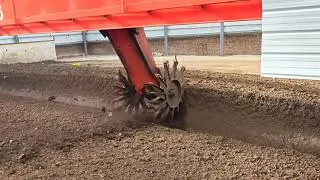 Wheel flipping machine #cowmanure #pigmanure #chickenmanure #soybeanresidue#fermentation#machine#fyp