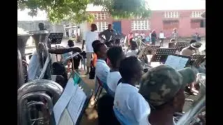 2018 (Ksb) Kinshasa staff band en répétition avec la Fanfare de Bandal 1
