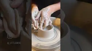 Throwing a bowl #ceramic #pottery #torontopottery #handmadebowl #potterywheelthrowing