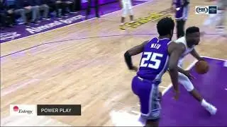 Zion Williamson posterizes Chimezie Metu - Pelicans vs Kings | 01.17.2021