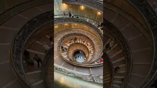 &ldquo;New&rdquo; Bramante Staircase &ldquo;Momo&rdquo; at Vatican Museums 🇻🇦 #shorts