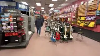 PRIMERA VEZ VISITANDO UNA TIENDA DE INSTRUMENTOS MUSICALES EN 🇺🇸