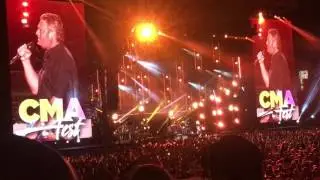 Blake Shelton - Guy with a Girl - CMA Fest 2017