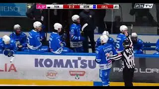 Emocje! Samuel Petr&aacute;&scaron; rzuca na bandę Dominika Pasia