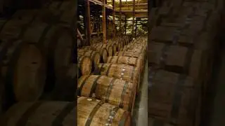 Погреб Maker's Mark расположен в гораздо более прохладном помещении по сравнению с выдержкой в ​​...