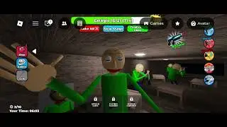 Ialamy gabriel jogando jogo do professor baldi's no Roblox 