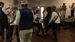 Drunk's March (Bledington) - massed morris, 2018-08-25