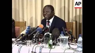 Zimbawean opposition leader holds first news conf abroad since detention