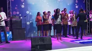 I Am the one by Kurt Carr repraise by alabaster