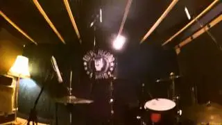 Studio 2016 - drumstick drop