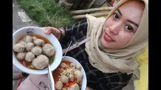 GA NYANGKA!! INI BAKSO GEROBAKAN PALING ENAK DI TEGAL GUYS!!