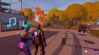 Gold Skull Trooper Wearing Purple Ghost Portal In Party Royale 😂