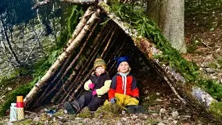 Bushcraft With Kids - Easy A-Frame Survival Shelter