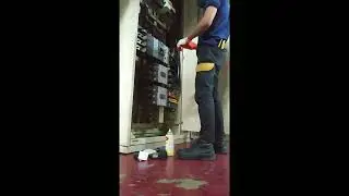 Preventive maintenance, electrical main panel / #maintenance #safetyfirst