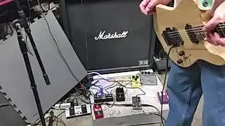 Digitech Freqout pedal