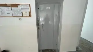 Nice Old IFMA Traction Elevator@B-dul Decebal Bl.5 Sc.D, Deva, Romania
