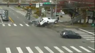 Crashes Caught on Seattle Traffic Cameras #17!