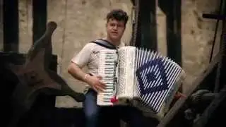 Orchestra Joselito - Abrazar (Official Video)