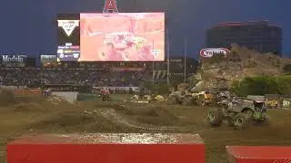 Monster Jam Gravedigger freestyle event - January 15, 2023 in rain